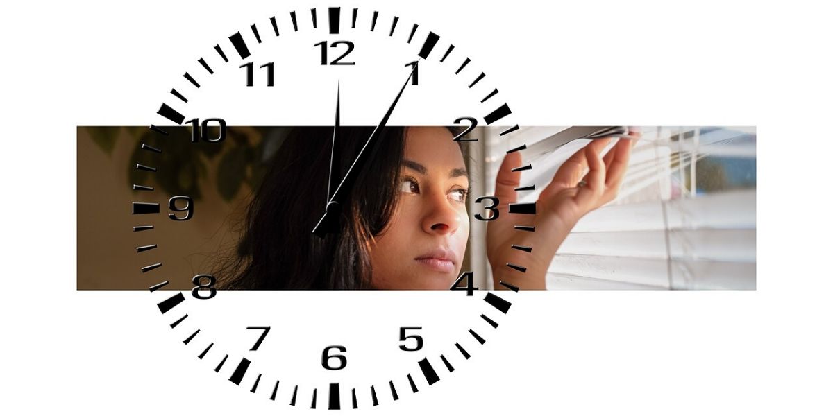 woman-with-clock